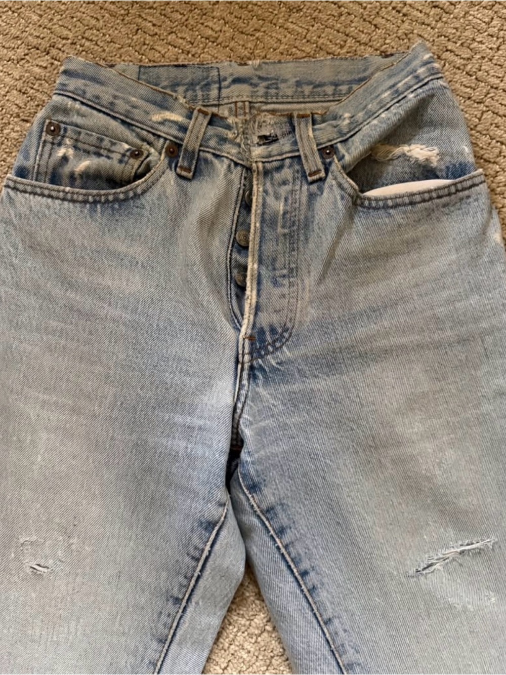 Vintage Levi's Light Wash Straight Women's Jeans - Picture 3 of 4